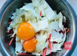 包菜鸡蛋饼的做法图解2