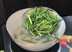 蒜苔炒五花肉的做法图解7