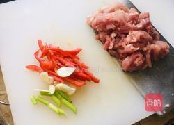 豇豆炒肉丝的做法图解1