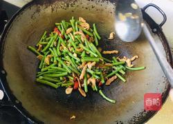 豇豆炒肉丝的做法图解7