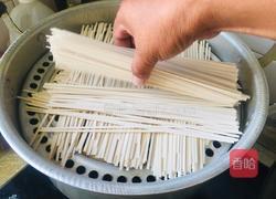 瘦肉梅豆蒸挂面的做法图解1