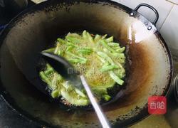 干煸梅豆的做法图解4