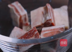 圣女果桂花酱牛排骨的做法图解1