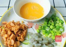 火腿虾仁蛋炒饭的做法图解2