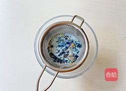 瓦尔登蓝椰拿铁的做法图解3