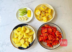 西红柿玉米土豆排骨汤的做法图解2