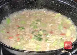 Illustration of how to make loofah and pork liver soup 12