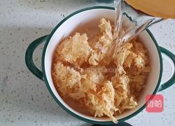 红枣银耳莲子羹的做法图解2
