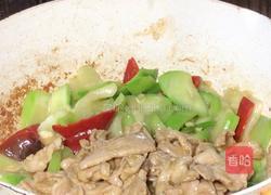 红椒丝瓜炒肉片的做法图解13