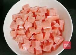 火腿肠炒时蔬的做法图解1