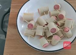 香辣香肠豆皮卷的做法图解4