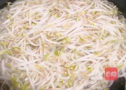 凉拌绿豆芽的做法图解1
