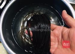 炝拌蕨根粉的做法图解1