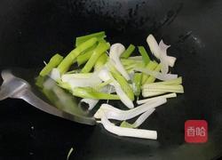 肉片炒花菜的做法图解2