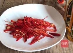 红椒炒韭菜的做法图解1
