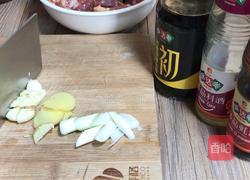 蒜香炸排骨的做法图解2