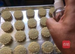 蜂蜜黑豆沙月饼的做法图解10