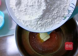 蛋黄豆沙月饼的做法图解4