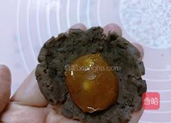 蛋黄豆沙月饼的做法图解8