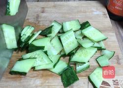 五花肉炒黄瓜的做法图解2