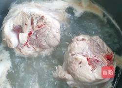 冬瓜薏米大骨汤的做法图解2