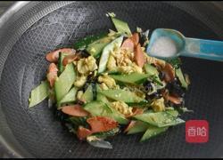 黄瓜火腿炒鸡蛋的做法图解8