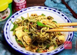 青椒鸡蛋拌海带面的做法图解12