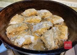 五香炸带鱼的做法图解6