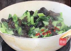 木耳炒小白菜的做法图解8