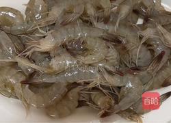  茶香爆虾的做法图解1