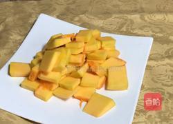 南瓜炒鸡蛋的做法图解1