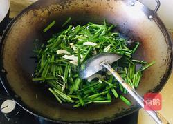韭菜炒鱿鱼丝的做法图解6