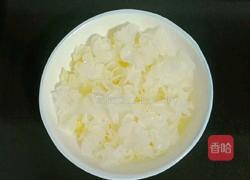 银耳酒酿水果羹的做法图解1