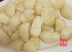 荸荠瘦肉汤的做法图解1