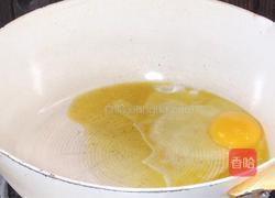 酸豇豆蛋炒饭的做法图解3