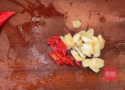 清炒苦瓜的做法图解1