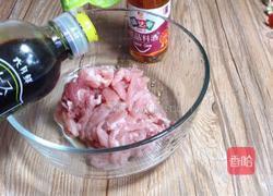 黄豆芽炒肉丝的做法图解1