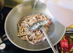 泡椒鱿鱼丝的做法图解4
