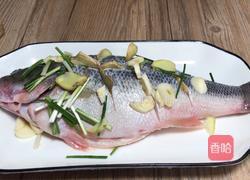 剁椒蒸鲈鱼的做法图解4