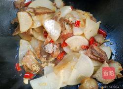 回锅肉炒白萝卜的做法图解8