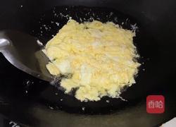 平菇炒鸡蛋的做法图解3