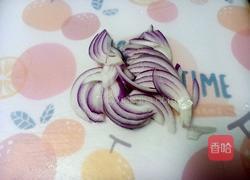 青椒培根炒蟹味菇的做法图解6