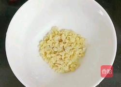 剁椒蒸鱼头的做法图解5