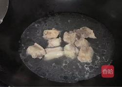 玉米胡罗卜烧排骨的做法图解3