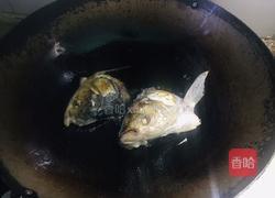 鱼头豆腐汤的做法图解2