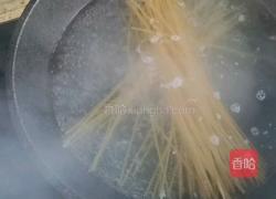 番茄鸡蛋意大利的做法图解2