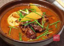 Illustration of how to make radish stewed beef bone soup 11