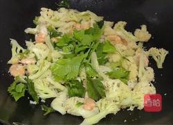 虾仁炒花菜的做法图解9