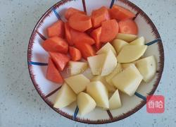 胡萝卜土豆炖羊肉的做法图解2