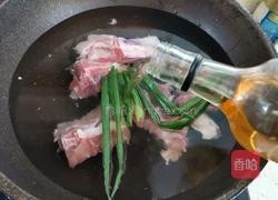 排骨土豆炖豆角的做法图解4